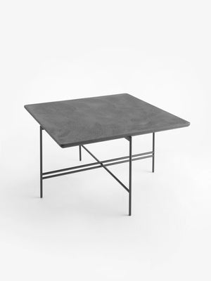 Tavolino in metallo personalizzabile realizzato a mano artigianato italiano neeDesign