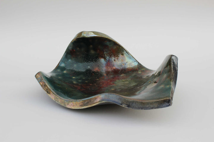 Centrotavola in ceramica realizzato a mano personalizzabile con la tecnica Raku artigianto ticinese neeDesign