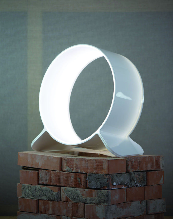 Lampada da tavolo in plexiglass realizzata a mano personalizzabile artigianato italiano neeDesign